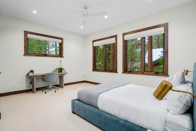 Building Photo - Incline Elegance