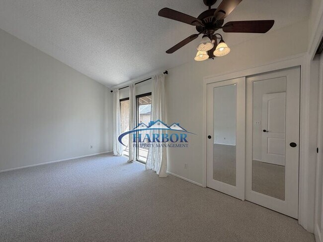 Building Photo - 1015 W 159th St