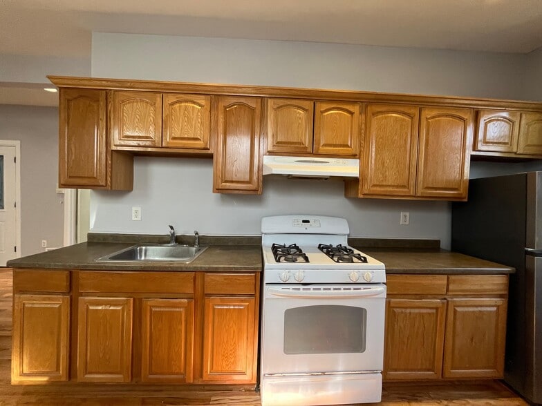 Building Photo - 50 Gates Ave