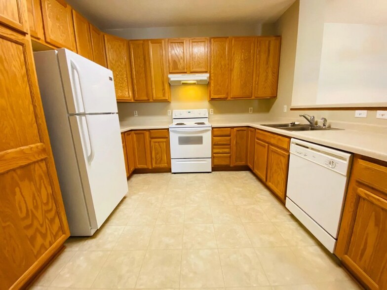 Building Photo - 3128 Juniper Ln