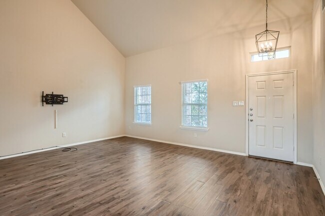 Building Photo - 207 Gallop Court, Waxahachie, TX, 75165