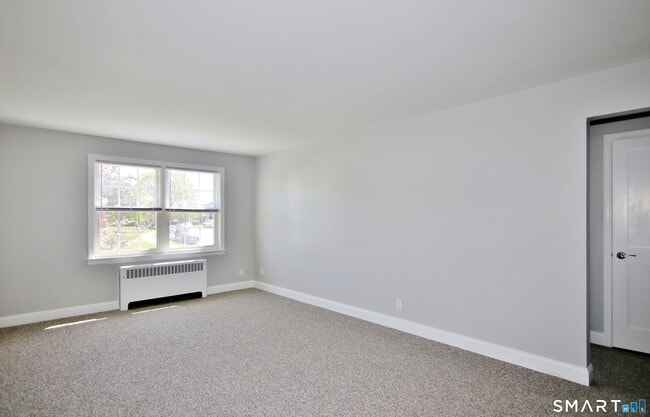 Building Photo - 6 Revere Dr