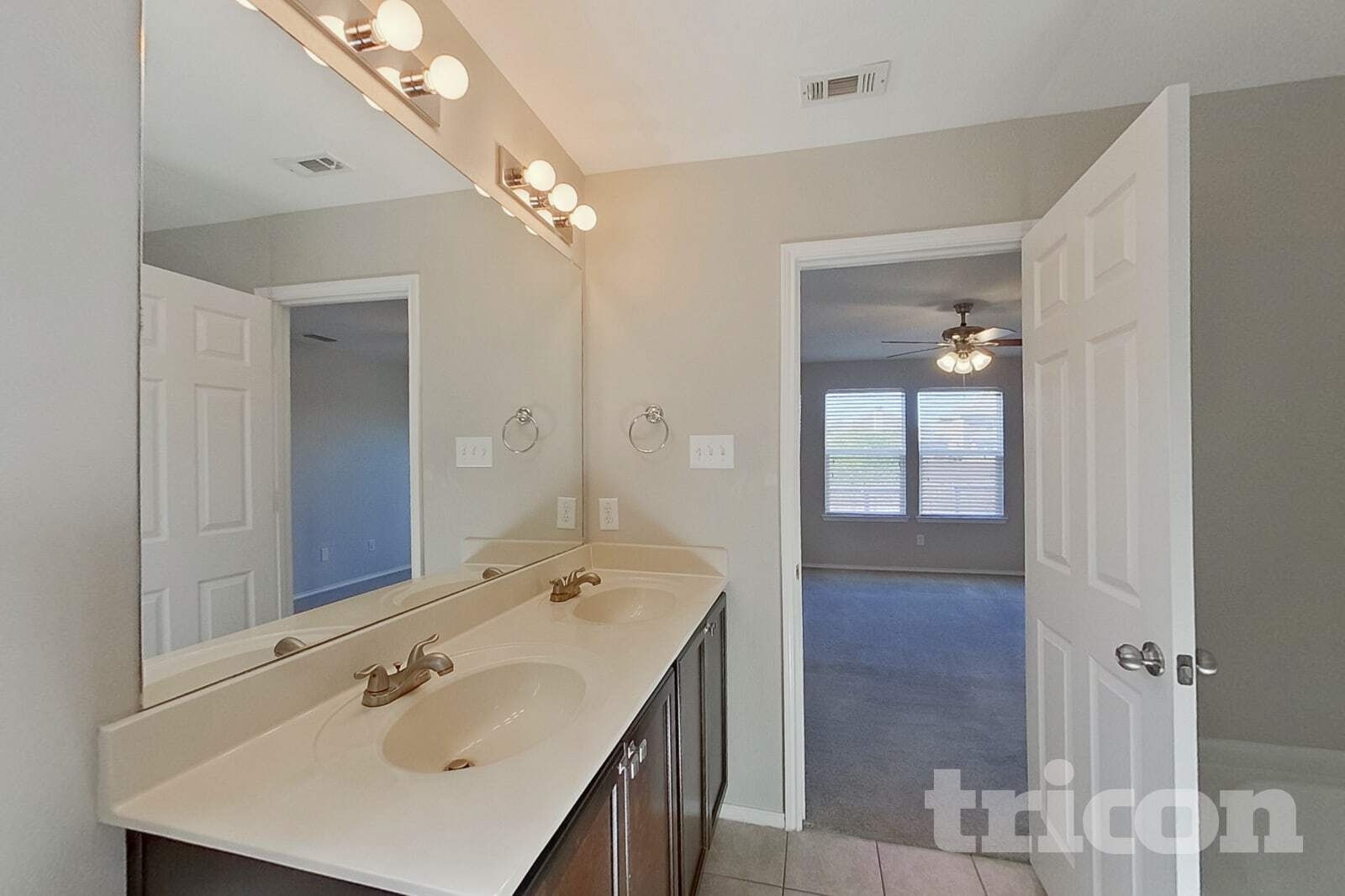 Building Photo - 1704 Abby Creek Dr