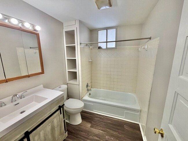 Building Photo - 208 W Tenny Ave