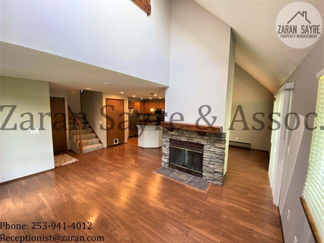 Building Photo - 428 - Spectacular Townhouse with Ultimate Privacy