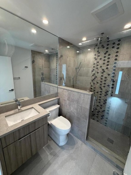 Building Photo - 3814 S Olive Ave