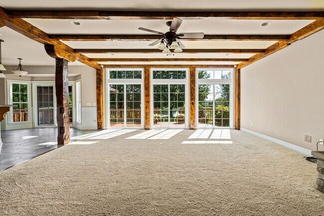Building Photo - 950 Marshall Lakes Dr