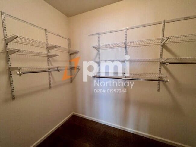 Building Photo - 1060 Villaggio Cir