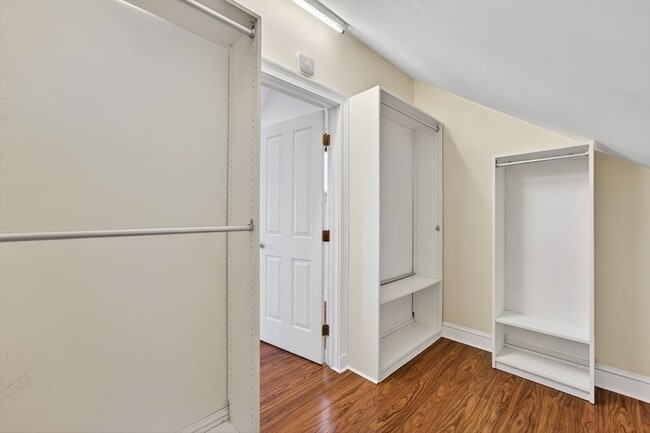 Building Photo - 6 Adams St