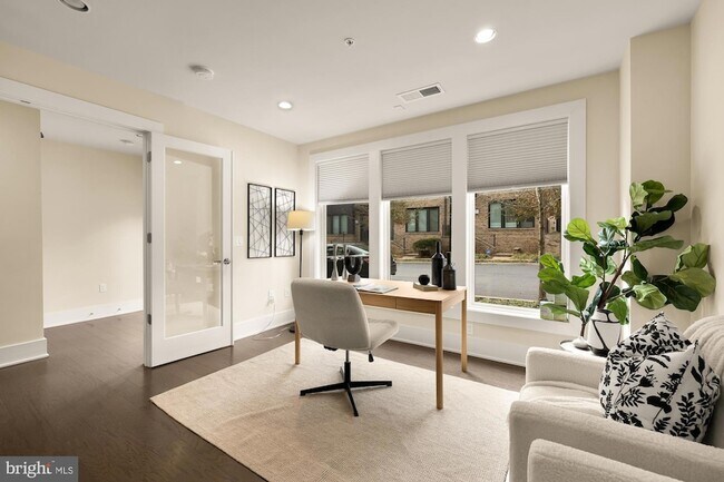 Building Photo - 153 Winsome Cir