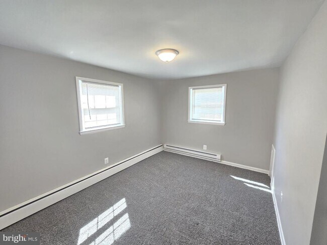 Building Photo - 5122 Plainfield Ave