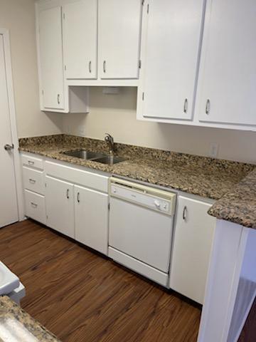 Building Photo - WON'T LAST. NEWLY RENOVATED SINGLE-LEVEL TOWNHOME OFF HULEN, FENCED-IN YARD. PET-FRIENDLY, MOVE-I...