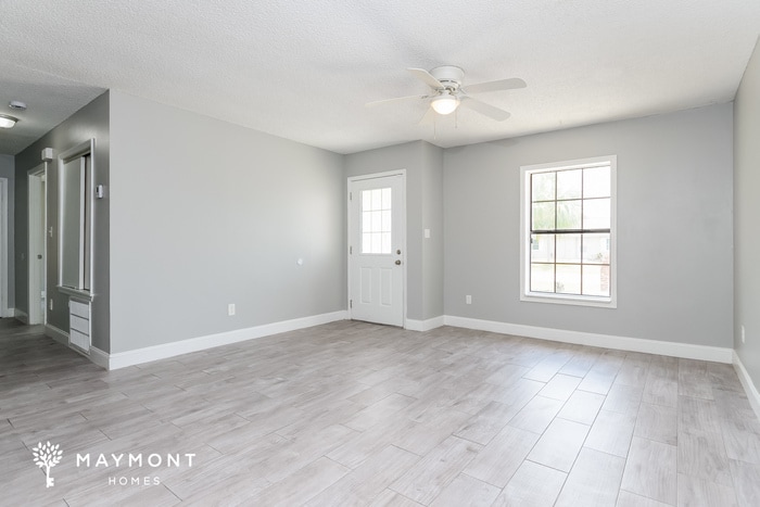 Building Photo - 621 Deauville Ct