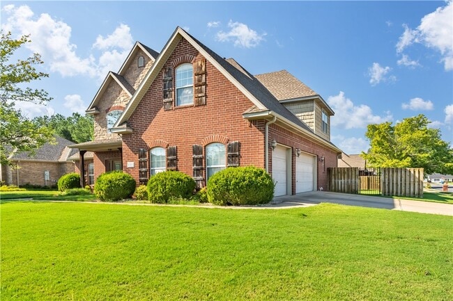 Building Photo - 4103 SE 3rd St