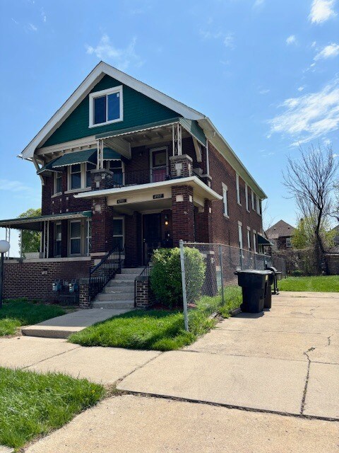Building Photo - 4915 Maplewood Ave