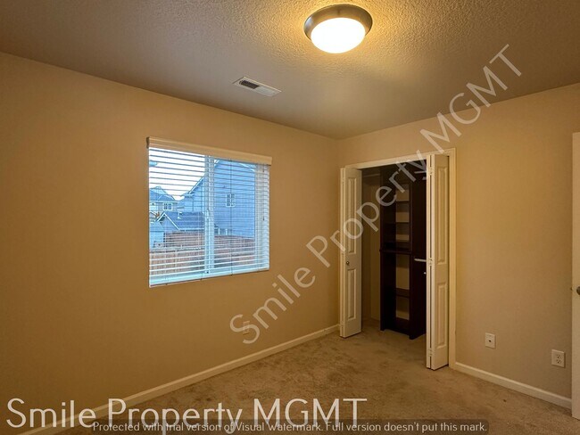 Building Photo - single house