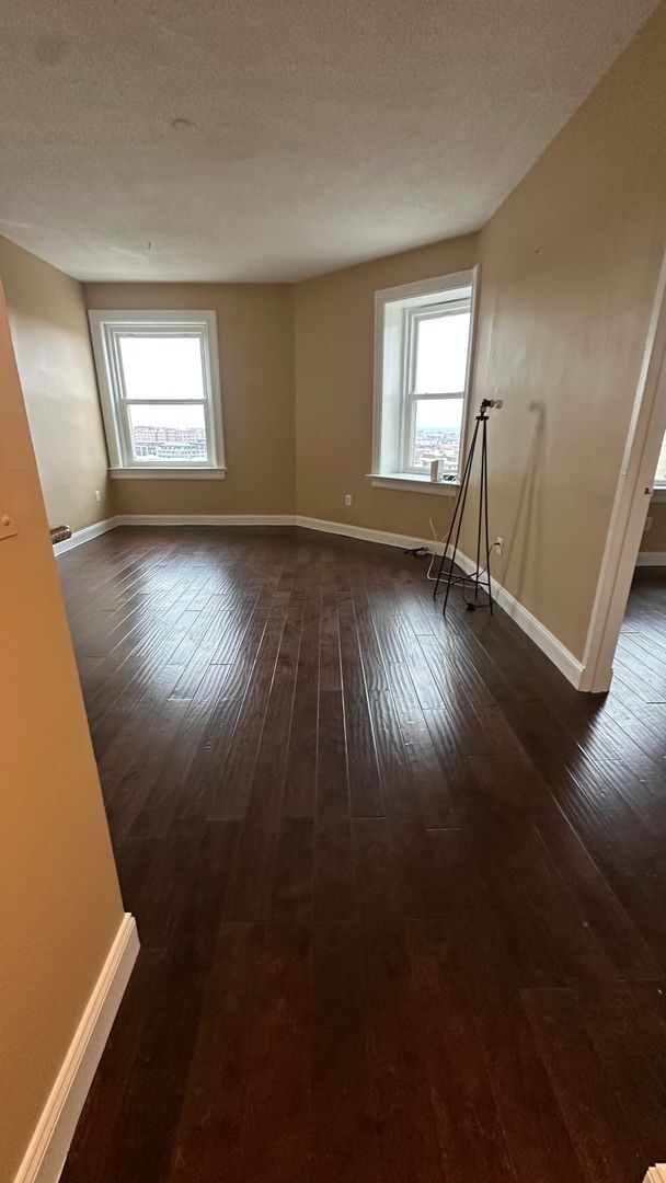 Building Photo - Fantastic Adams Morgan Location!