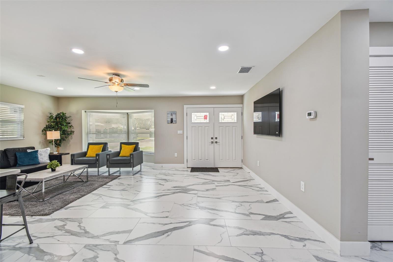 Building Photo - 2042 Craft Ln