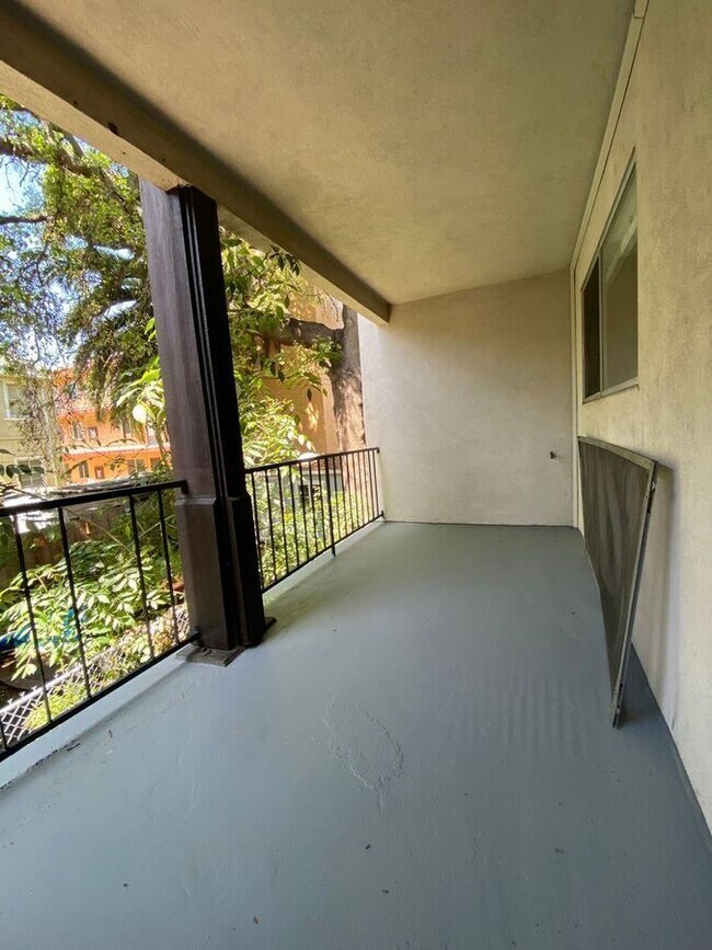 Building Photo - 2315 Parker St