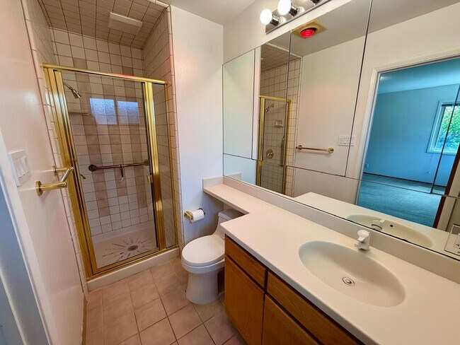 Building Photo - THREE BED / TWO BATH SINGLE LEVEL TERRA LINDA HOME WITH FAMILY ROOM AND A/C