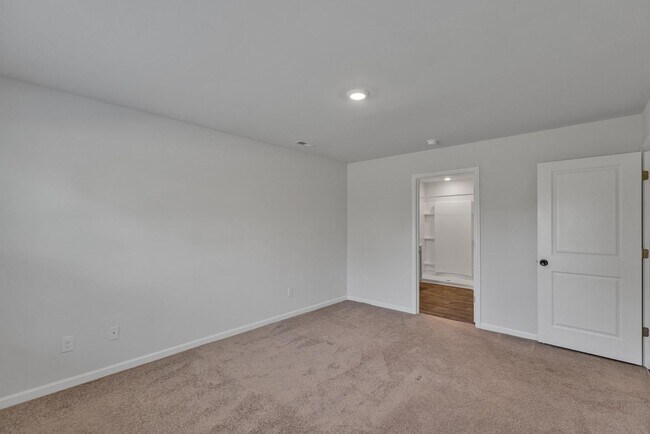 Building Photo - 113 Cassidy Ln