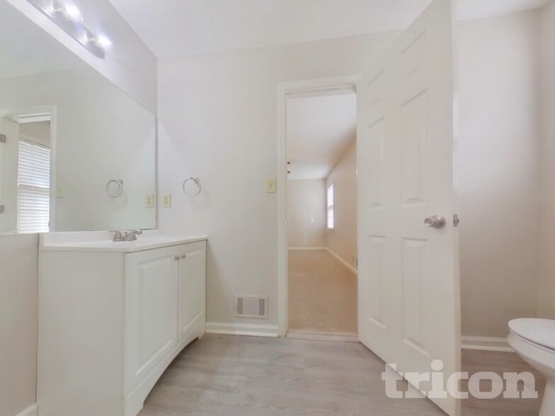 Building Photo - 329 Stratford Dr