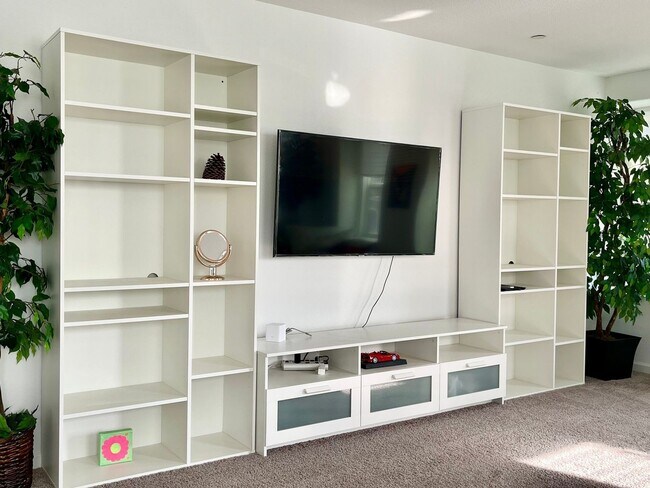 Building Photo - 4 Bedroom Single Family Home in Elk Grove