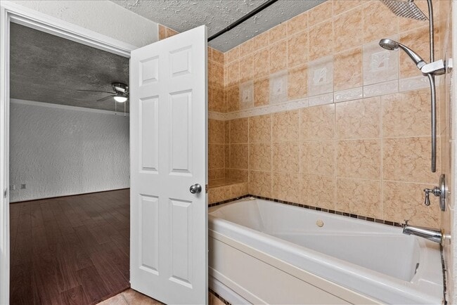 Building Photo - 430 Redway Ln