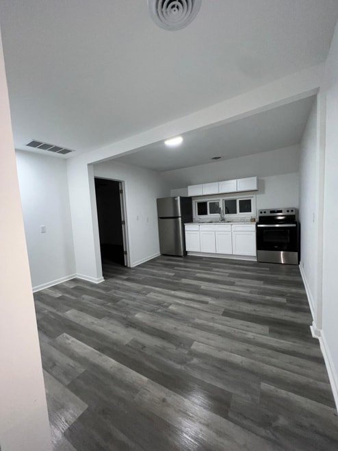 Building Photo - 1303 Buffalo St