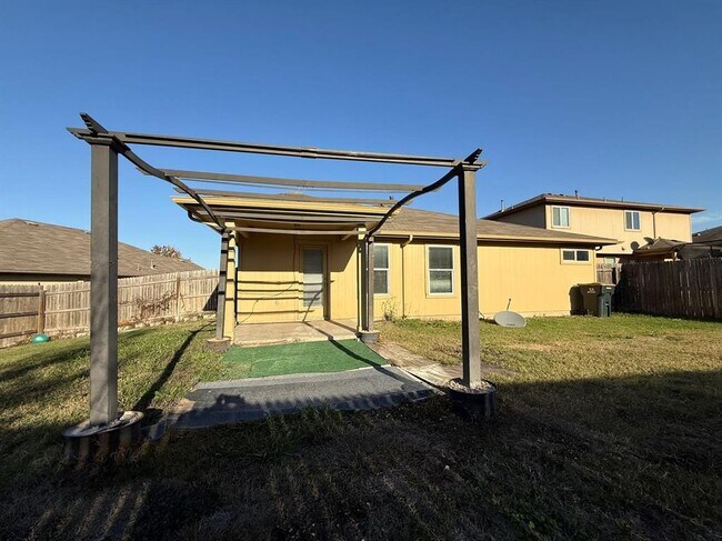 Building Photo - 18017 Busby Dr