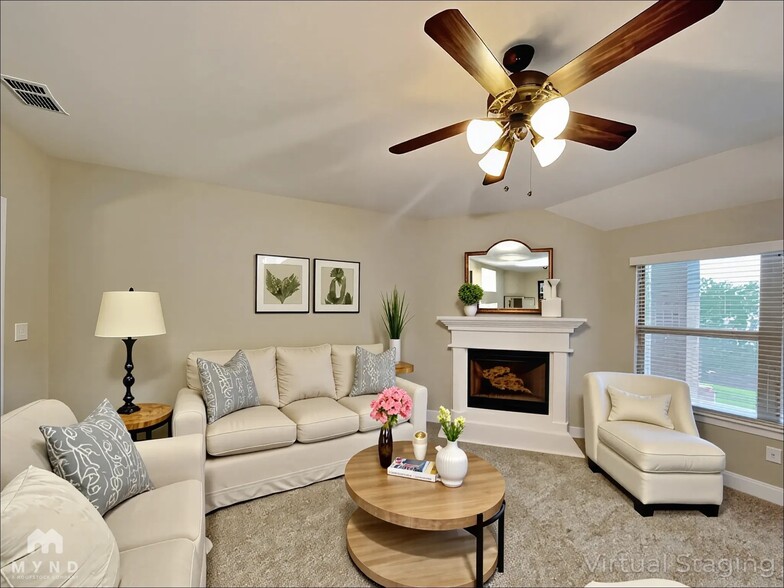 Building Photo - 405 Bentley Dr