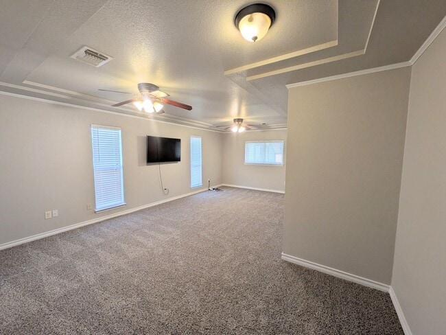 Building Photo - 6618 Cloverbend St