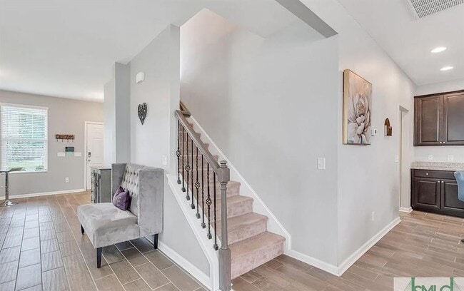 Building Photo - 365 Southwilde Way