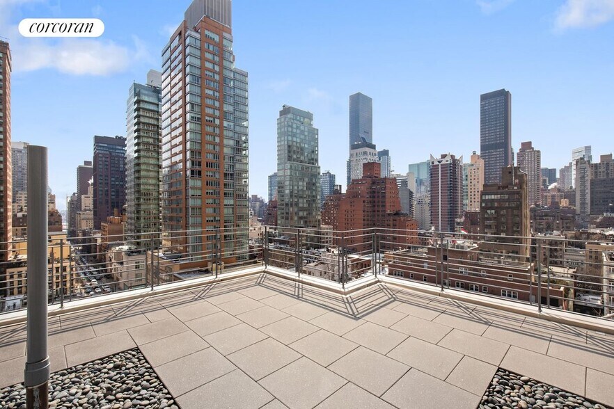 Building Photo - 211 E 53rd St