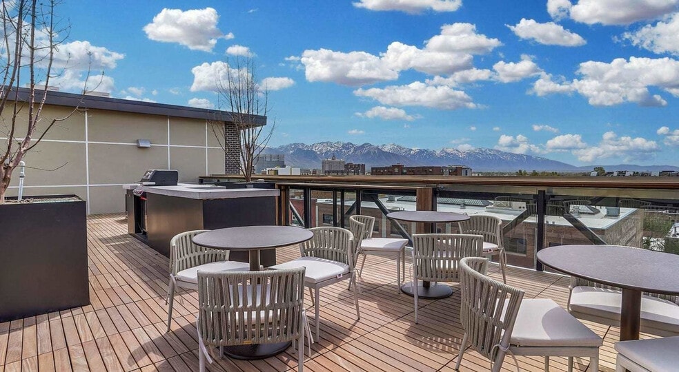 Building Photo - 360 W 200 S