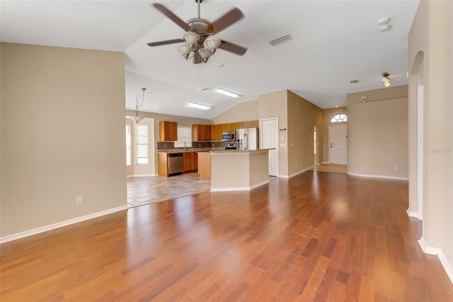 Building Photo - 1442 Lake Shore Ranch Dr