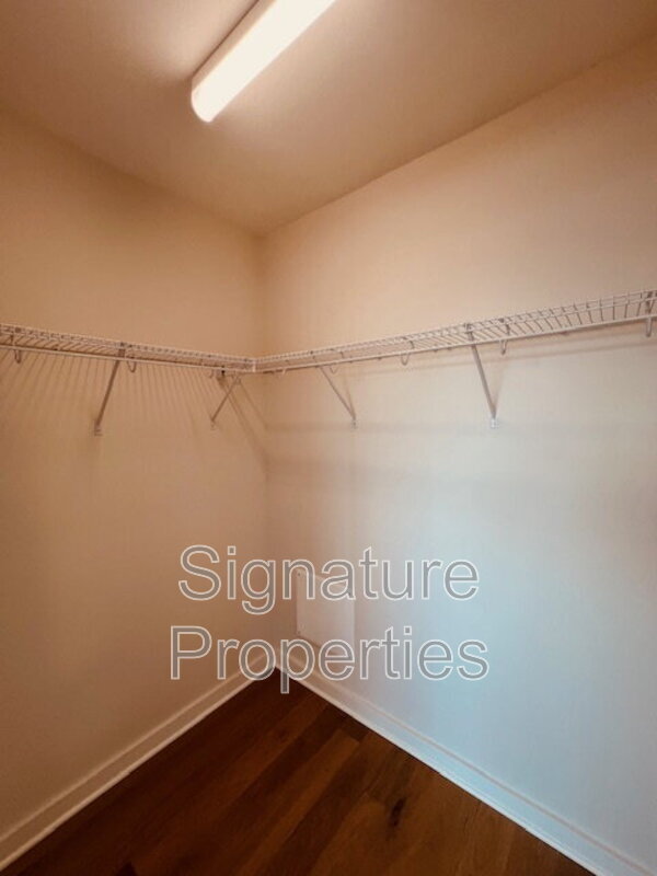 Building Photo - 712 High St