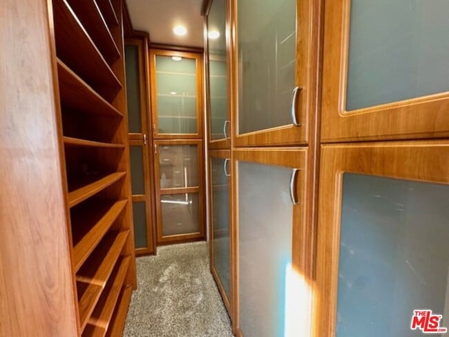 Building Photo - 6441 Bryn Mawr Dr