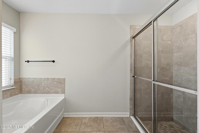Building Photo - 15653 Mason Lakes Dr