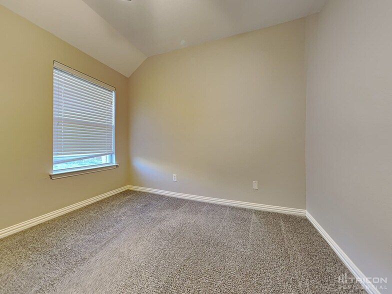 Building Photo - 2413 Castle Creek Dr