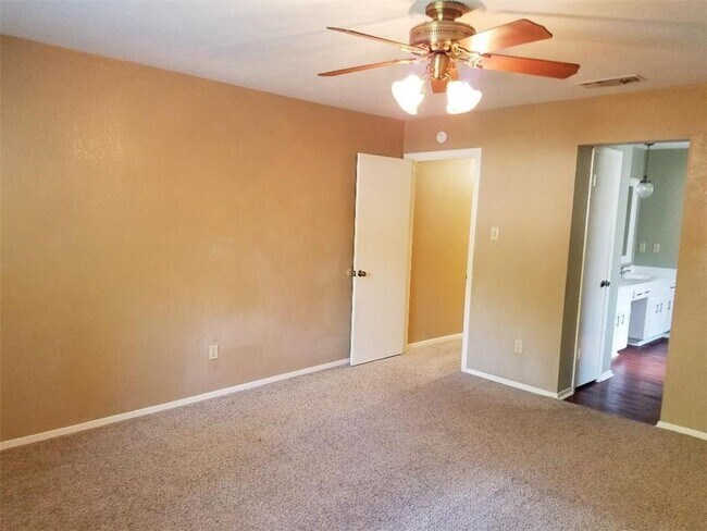 Building Photo - 11912 Stout Oak Trail