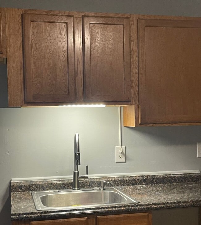 Building Photo - Coming SOON! UPDATED! GREAT AMENITIES! GREAT LOCATION! 4 Bedroom 2.5 Bathroom