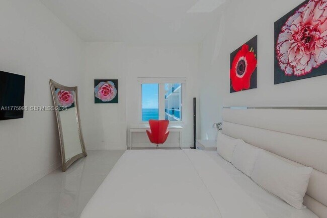 Building Photo - 2301 Collins Ave