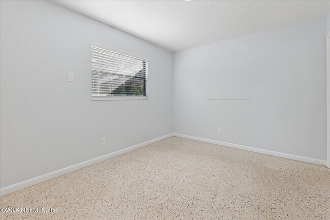 Building Photo - 863 Westgate Dr