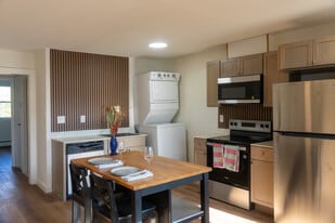 Building Photo - Tremaine Place