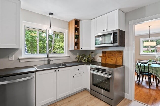 Building Photo - 10228 Ashburn Rd