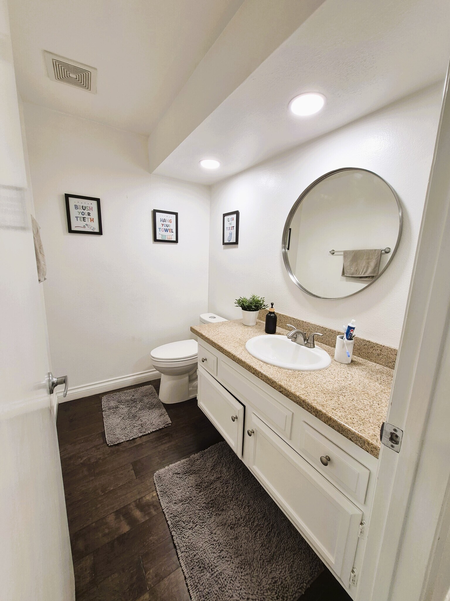 Building Photo - 5313 Sevilla Ct