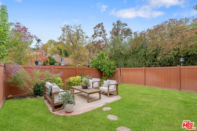 Building Photo - 4032 Yankee Dr