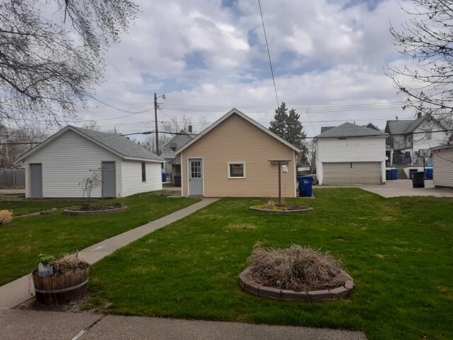 Building Photo - 409 17th Ave