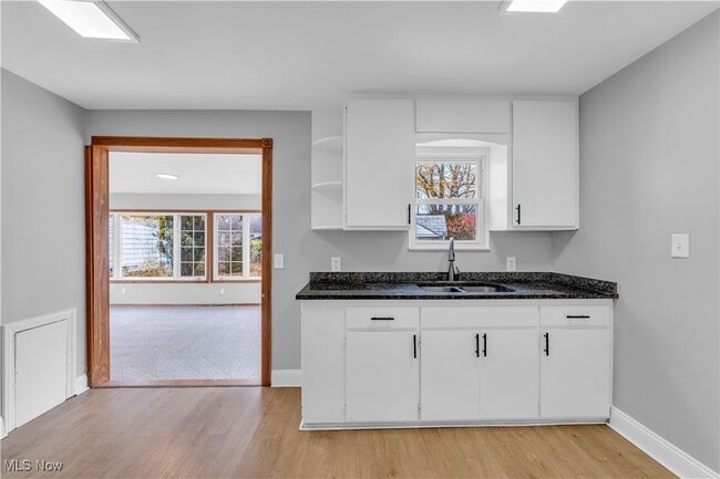 Building Photo - 25771 Zeman Ave